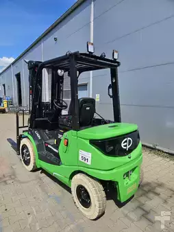 Elektryczne 4-kołowe 2026  EP Equipment EFL35 PRO (2)