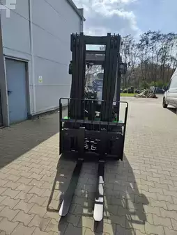 Elektro čtyřkolový VZV 2025  EP Equipment EFL352X5 (3)