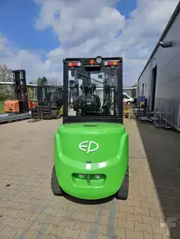 Elektro čtyřkolový VZV 2025  EP Equipment EFL352X5 (5)