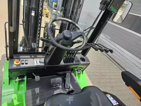 Elektro čtyřkolový VZV 2025  EP Equipment EFL352X5 (7)