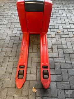 Wózek paletowy ręczny 2022  Linde MT 15 (5)