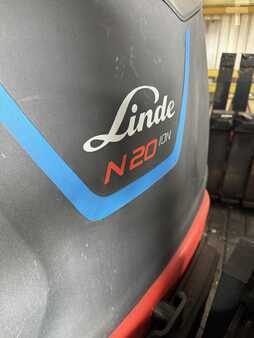 Wózki niskiego podnoszenia - Linde N20 (2)