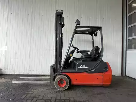 3-wiel elektrische heftrucks 2005  Linde E18-02 (2)