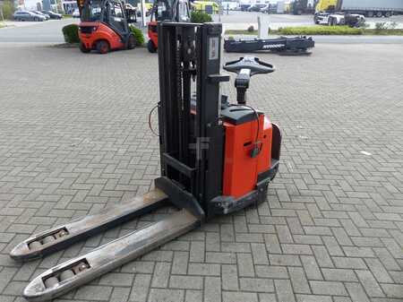 Pallet Stackers 2005  BT SWE 160D (3)