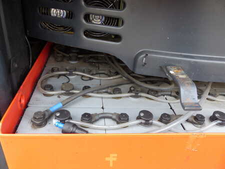 Reachtrucks 2006  Linde R14X (4)