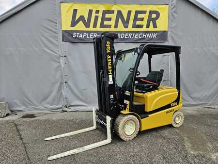 Carrelli elettrici 4 ruote 2024  Yale ERP25VL (1)