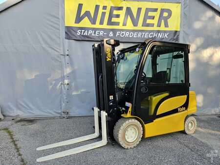 4-wiel elektrische heftrucks 2025  Yale ERP35VL (1)