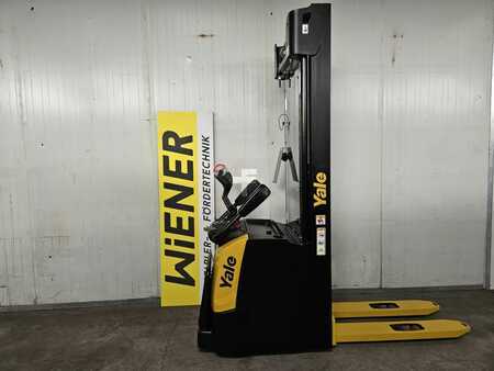 Ruční vysokozdvižný vozík 2025  Yale MS16X/IL (2)