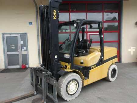 Diesel heftrucks 2010  Yale GDP55VX (1)