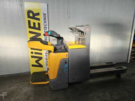 Hochhubwagen 2022  Jungheinrich ERD120I (2)