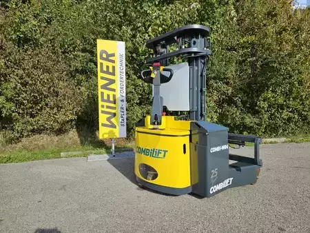Four-way trucks 2023  Combilift WR 4 (2)