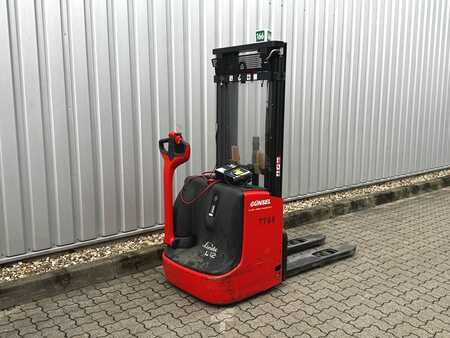 Pallet Stackers 2022  Linde L 12i (1)