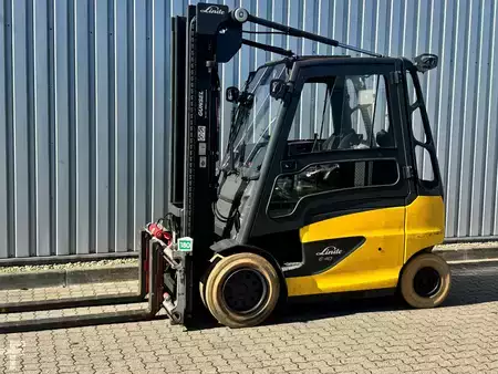 Elektromos 4 kerekű 2022  Linde E 40H-01 (1)