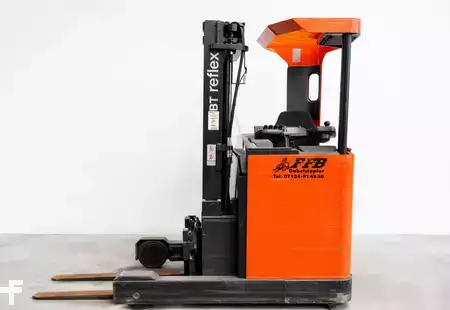 Schubmaststapler 2020  Toyota RRE160M (1)