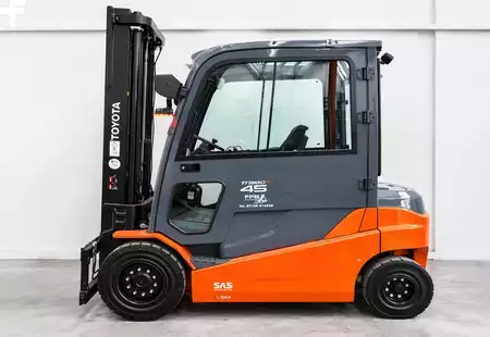 Elektro čtyřkolový VZV 2023  Toyota 8FBMT45 (1)