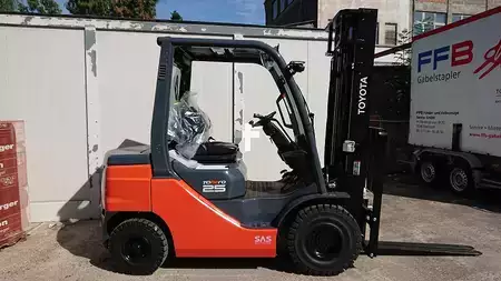 Diesel heftrucks 2023  Toyota 52-8FDF25 (1)