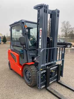 Gaffeltruck til containerhandtering 2025  Heli CPD 35 H4 (1)
