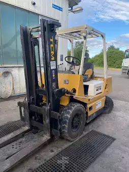 Dieselstapler 1987  TCM FVD25Z1 (1)