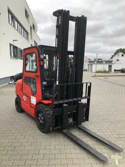 Eléctrica de 4 ruedas 2023  EP Equipment EFL 352 (2)