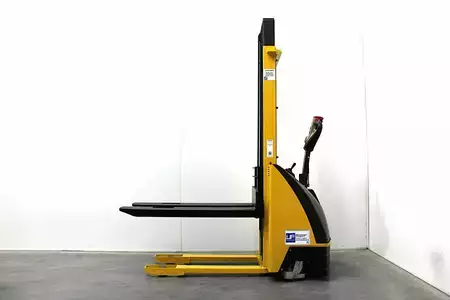 Apilador eléctrico 2004  Yale EGVTG 12-29 (7)