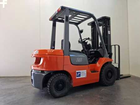 Empilhador diesel 2006  Toyota 62-7FDF25 (4)