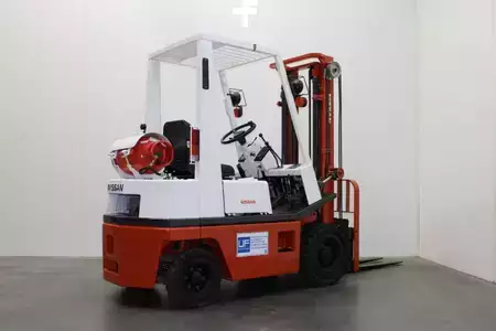 Sonstige  Nissan 4.01 A 18 U (4)