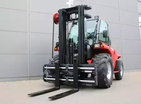 Ruwterreinheftrucks 2011  Manitou MC 40 T  PS S3E3 (3)