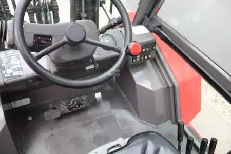 Ruwterreinheftrucks 2011  Manitou MC 40 T  PS S3E3 (8)