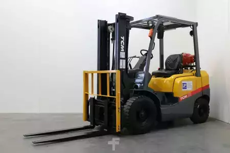 LPG Forklifts 2006  TCM FG 25 T 3 (2)