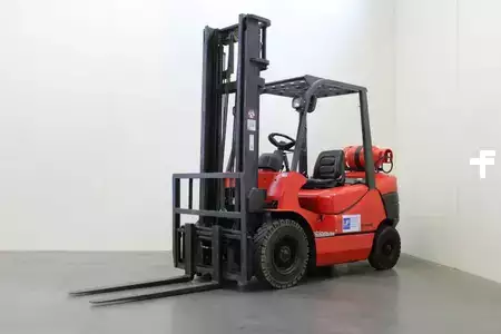 LPG VZV 2009  Mastexplorer FG 25 T (2)