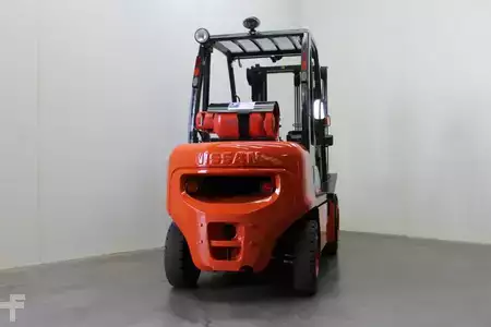 Gázüzemű targonca 2001  Nissan UGD 02A30PQ (4)