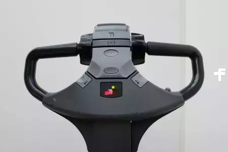 Hochhubwagen 2006  Toyota 7SLL 12.5 (8)
