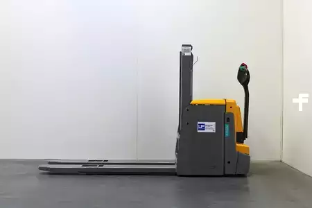 Hochhubwagen 2020  Jungheinrich EJD 222 (1)