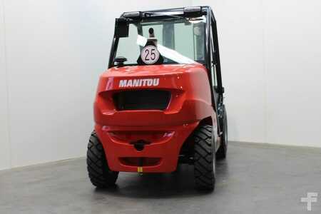 Chariot élévateur tout terrain 2022  Manitou MSI 25 D (4)