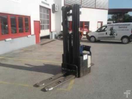 Stacker pedestre 2007  Crown WE2300S-1.4-TT (2)