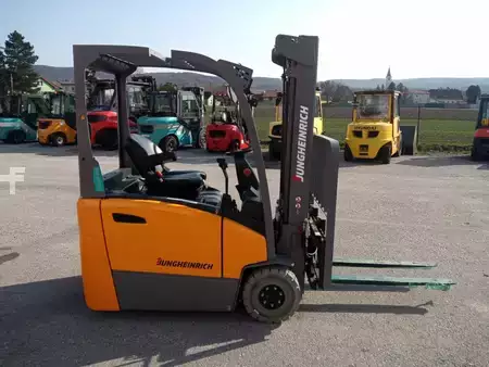 Chariots électriques à 3 roues 2024  Jungheinrich EFG BB 216k (1)