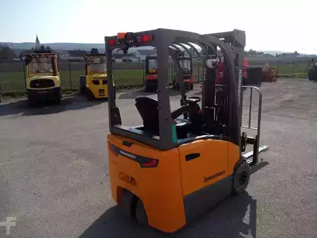 Chariots électriques à 3 roues 2024  Jungheinrich EFG BB 216k (3)