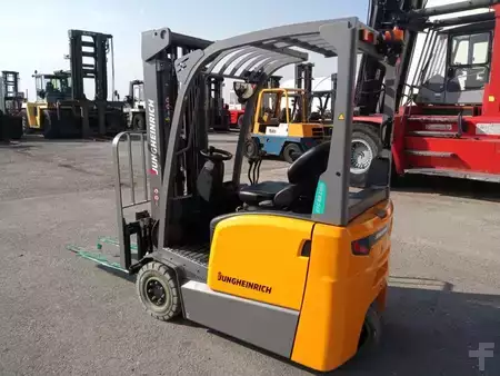 Chariots électriques à 3 roues 2024  Jungheinrich EFG BB 216k (6)