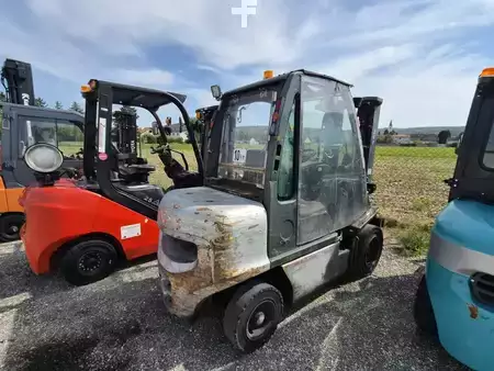 Dieselový VZV 2006  Nissan FGD02A30Q (2)