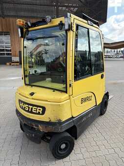 Chariots électriques à 4 roues 2020  Hyster J2.5XN (2)