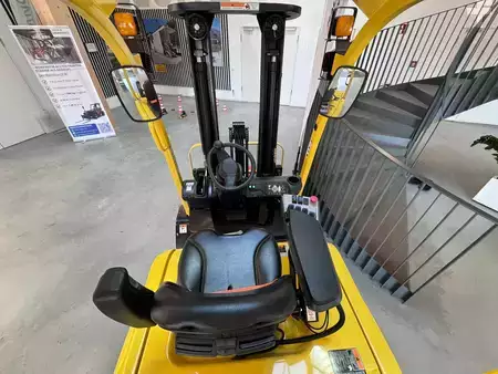 Eléctrico - 4 rodas 2026  Hyster J2.5UT Lithium Ionen (2)