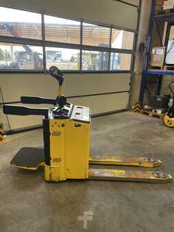 Lavtløftende truck 2017 Hyster P2.0 SE Plattform (1)