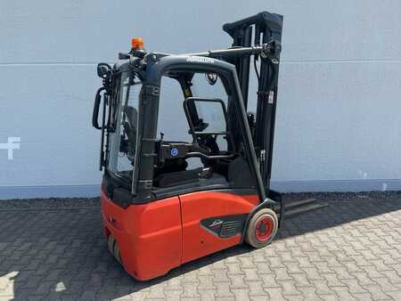 Elektryczne 3-kołowe 2021  Linde E16c (2)
