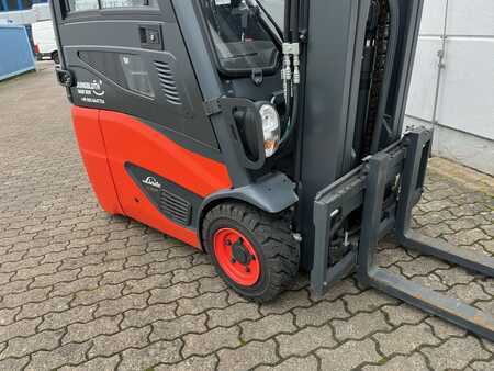 3-wiel elektrische heftrucks 2019  Linde E15 (3)