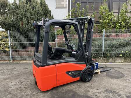 Carrelli elettrici 3 ruote 2019  Linde E18 (2)