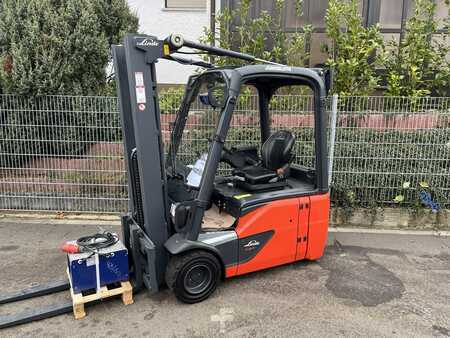 Carrelli elettrici 3 ruote 2019  Linde E18 (1)