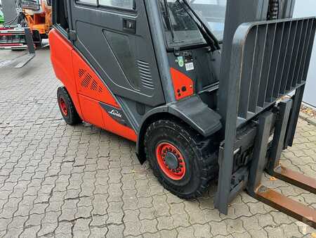 Gas truck 2015  Linde H30T (3)