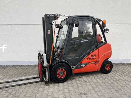 Treibgasstapler 2020  Linde H30T (1)