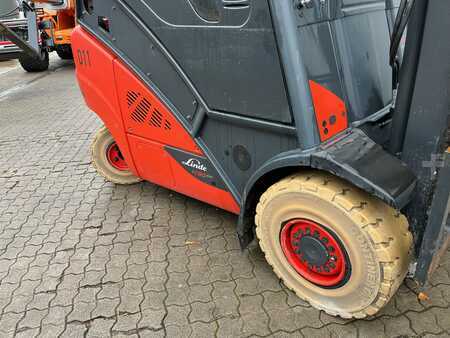 Linde H30T erhöhter Arbeitsplatz