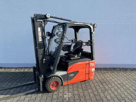 Carrelli elettrici 3 ruote 2023  Linde E16 (1)